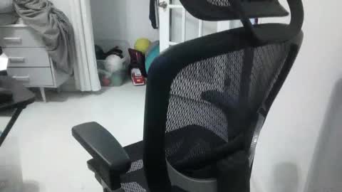 Snapshot of benzoil20007 chatting on January 14, 5:30 am benzoil20007 online show from January 14, 5:30 am