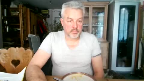 Martin online show from February 6, 11:54 am