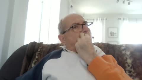 bernard1102 online show from April 11, 3:37 pm