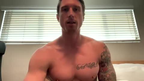 Snapshot of bestcoast35 chatting on February 21, 10:26 pm Bestcoast3579 online show from February 21, 10:26 pm