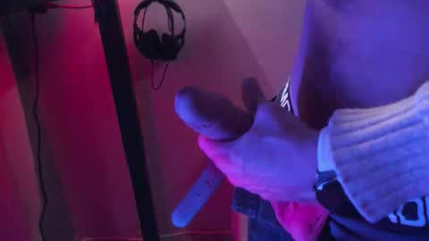 Snapshot of big_d_dick chatting on October 20, 7:29 pm Big-D-Dick online show from October 20, 7:29 pm