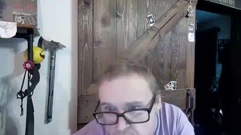 Snapshot of bigdbrillion chatting on February 12, 1:19 am Darryl online show from February 12, 1:19 am