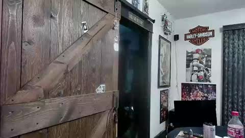 Snapshot of bigdbrillion chatting on February 5, 8:11 am Darryl online show from February 5, 8:11 am