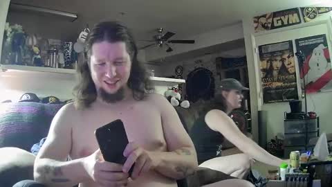 biggerisbetter21 online show from January 6, 7:09 am