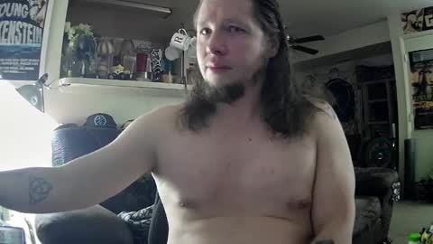 biggerisbetter21 online show from February 14, 5:30 am