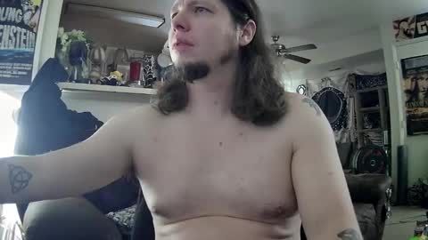 biggerisbetter21 online show from February 17, 11:42 pm