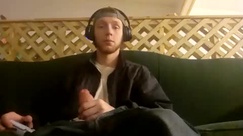 biggestboiiii online show from March 8, 7:35 am