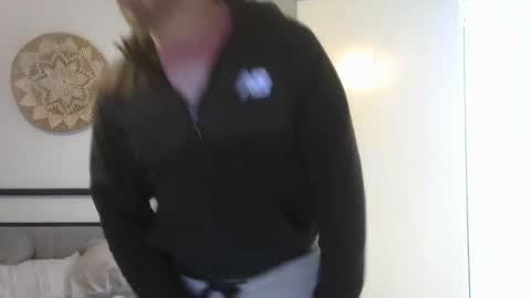 Snapshot of biggin10inch chatting on December 24, 9:44 pm Gavin online show from December 24, 9:44 pm