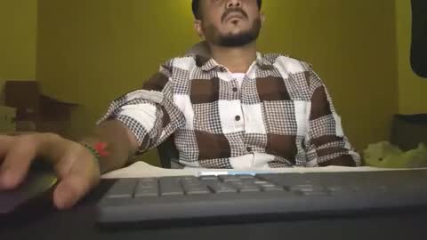 bighandsomesatisfy online show from January 18, 7:49 pm