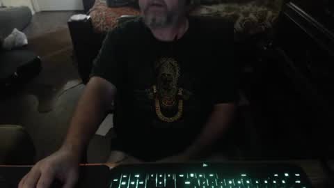 bighugmugg online show from November 21, 12:15 pm