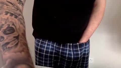 bigleeee9 online show from November 7, 1:25 pm