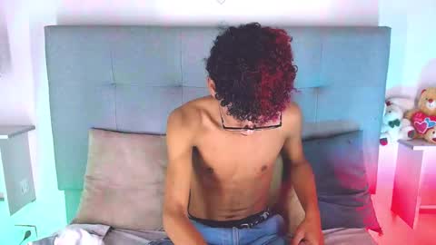 B-I-L-L-I-E 3 online show from October 5, 4:16 am