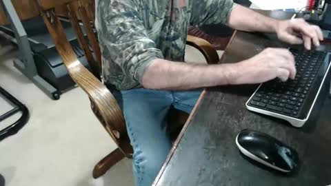 billy471 online show from April 10, 11:45 pm