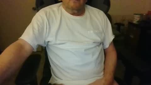 Snapshot of bink195234 chatting on January 5, 1:24 am Bink195234 online show from January 5, 1:24 am