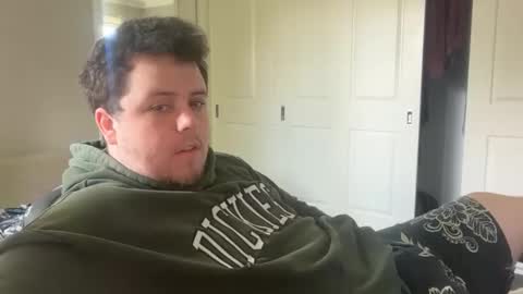 Snapshot of bisexualchubbyboy chatting on January 11, 4:27 am james online show from January 11, 4:27 am