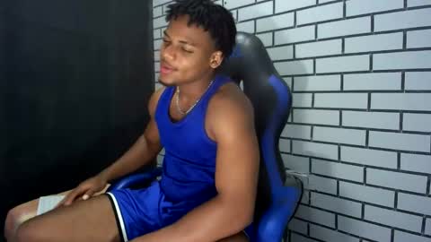 tu morenito online show from February 12, 1:55 am