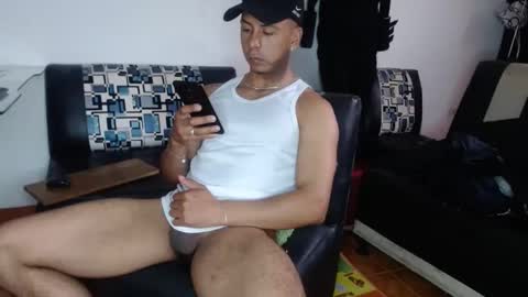 Snapshot of black_hot26 chatting on October 21, 5:05 pm black_hot26 online show from October 21, 5:05 pm
