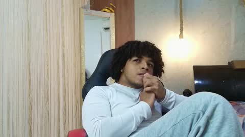 black_king_241 online show from March 26, 4:38 am