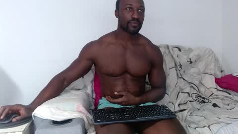 Twtter 1MikeBeckford            Onlyfns beckfordmike online show from February 17, 3:38 am