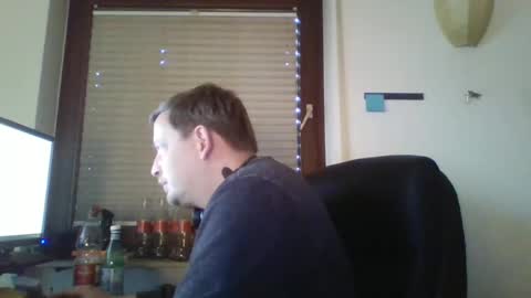 blonde32m online show from December 17, 2:33 pm