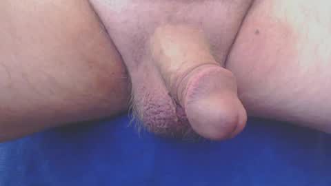 Snapshot of bluebee420 chatting on March 7, 9:29 am bluebee420 online show from March 7, 9:29 am