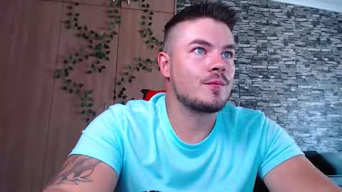 blueeyeboy0 online show from January 14, 9:14 am