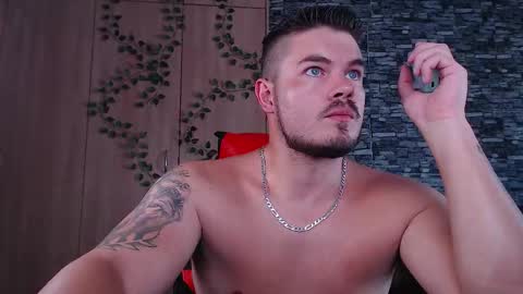 blueeyeboy0 online show from February 5, 12:23 pm