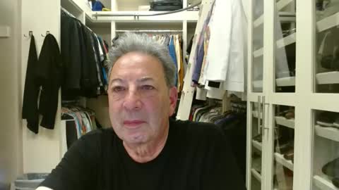 Snapshot of blueisles chatting on February 5, 11:12 am blueisles online show from February 5, 11:12 am