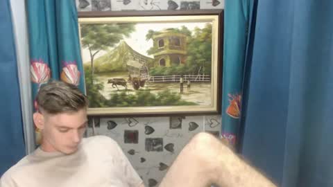 blueeyedboyisasia online show from June 13, 5:05 am