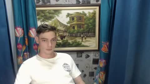 blueeyedboyisasia online show from June 16, 3:53 am