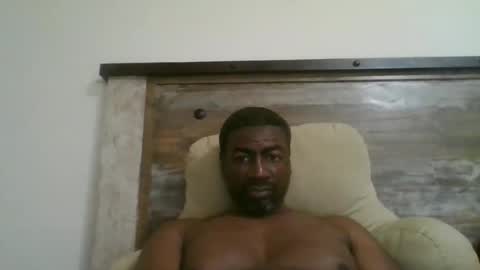 bluuthunder1914 online show from October 29, 12:02 am