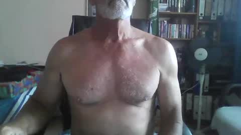 Snapshot of bobbgud chatting on October 27, 12:07 pm Bobbgud online show from October 27, 12:07 pm