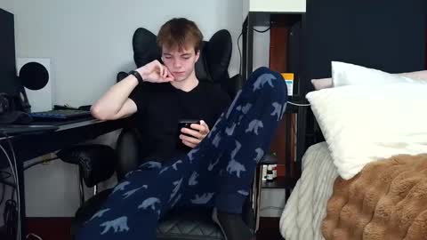 bobby72738 online show from September 25, 2:43 am