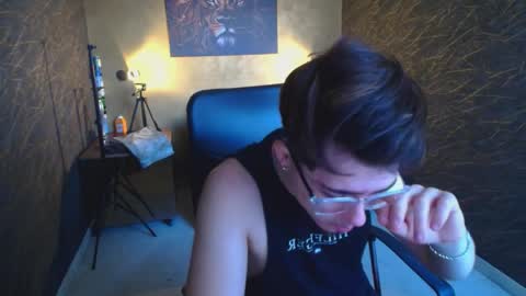 BodhiHayes online show from April 7, 5:51 am