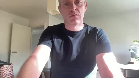 Snapshot of boegieboy76 chatting on September 12, 8:25 am ask me online show from September 12, 8:25 am