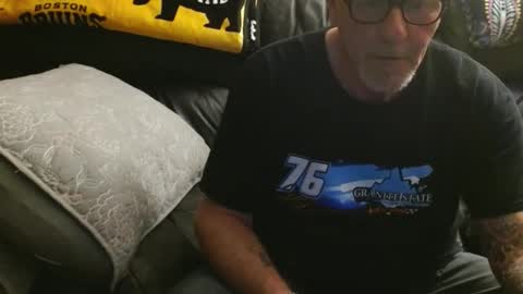 bostonguy1969 online show from April 15, 2:11 am