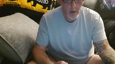 bostonguy1969 online show from April 20, 4:48 am