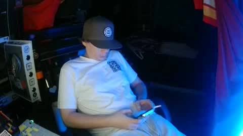 Bowerboi1217 online show from November 30, 3:08 am