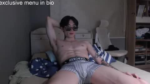 boxman556990 online show from December 19, 1:19 pm