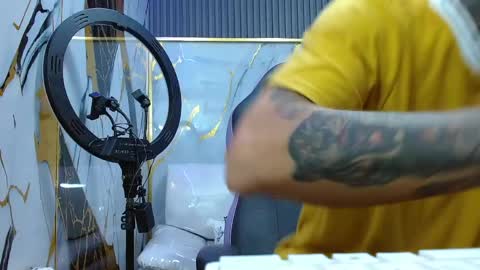 boy_tatto77 online show from March 23, 12:44 pm