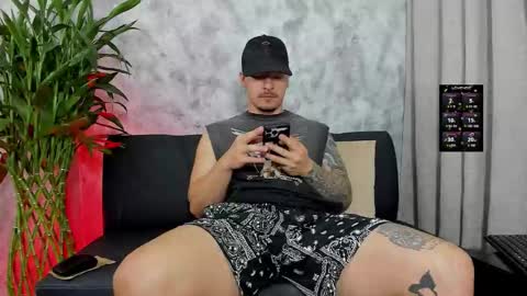 boyc02_ online show from February 11, 10:26 pm