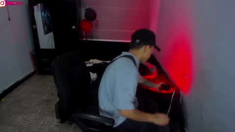 miguel  online show from February 4, 3:44 am