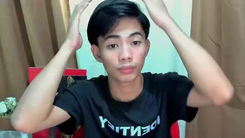 Snapshot of boynextdoor4ux chatting on October 21, 4:48 am HI IM JAMES DONT FORGET GIVE ME THUMBS UP AND JOIN TO MY FANCLUB online show from October 21, 4:48 am