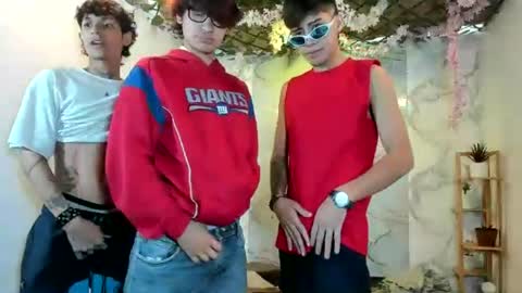 boys4hot_777 online show from June 13, 1:20 pm