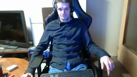 Snapshot of bponie1 chatting on February 4, 1:45 am bponie1 online show from February 4, 1:45 am