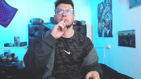 brad hot boy online show from February 3, 4:01 pm