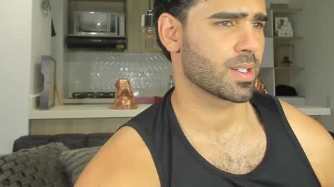 bradleymartin7 online show from January 29, 11:56 pm