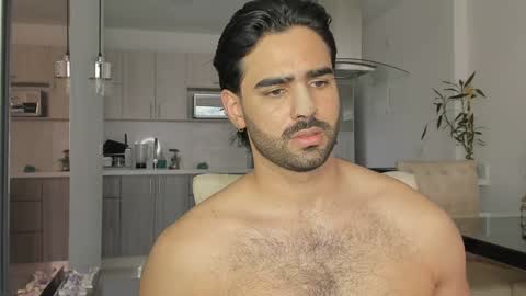 bradleymartin7 online show from December 2, 9:48 pm