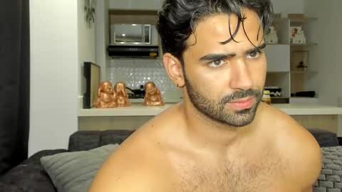 bradleymartin7 online show from March 12, 11:44 pm