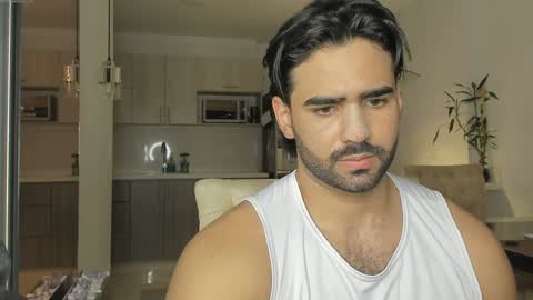 bradleymartin7 online show from December 4, 2:31 am